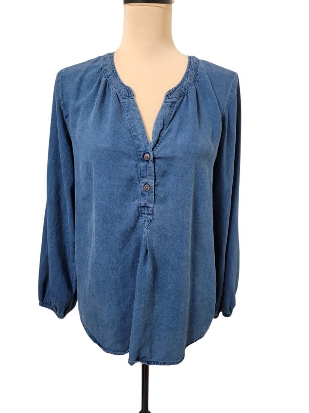 Old Navy Size M Dark Wash Chambray Popover Blouse, Gently Used Condition